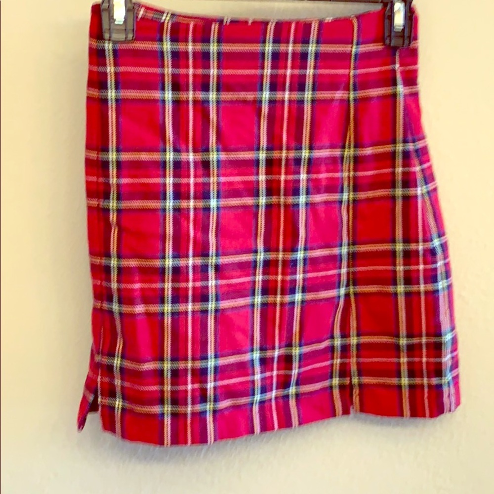 Brandy Melville plaid skirt new with tags